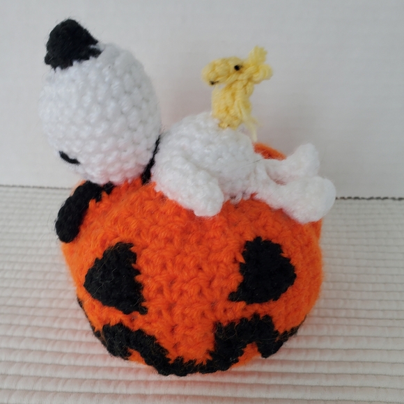 Peanuts Snoopy Woodstock Crochet 5" Halloween Pumpkin Orange Dog Bird Handmade - Picture 3 of 6